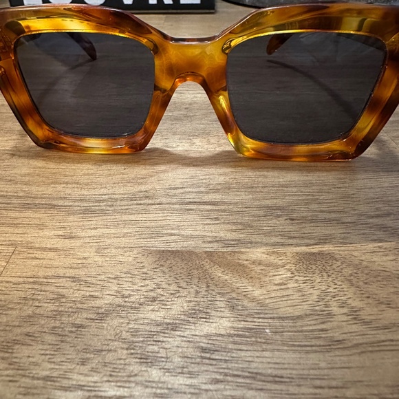 CÉLINE Authentic Designer Sunglasses - Picture 5 of 10